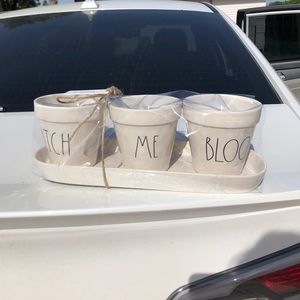 Rae Dunn Potting Set